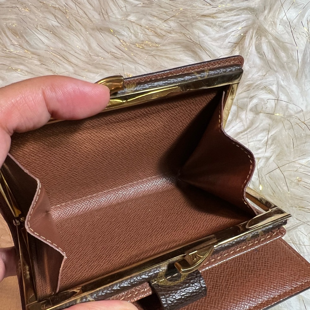 Louis vuitton Short Monogram wallet with duster - Picture 8 of 16